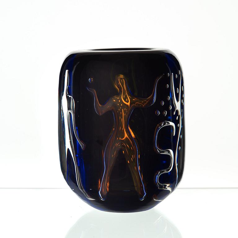 Vicke Lindstrand, an 'Ariel' glass vase, 'Adam and Eve', Orrefors 1939.