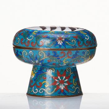 A cloisonné box with cover for the Islamic market, Qing dynasty, late 19th century.