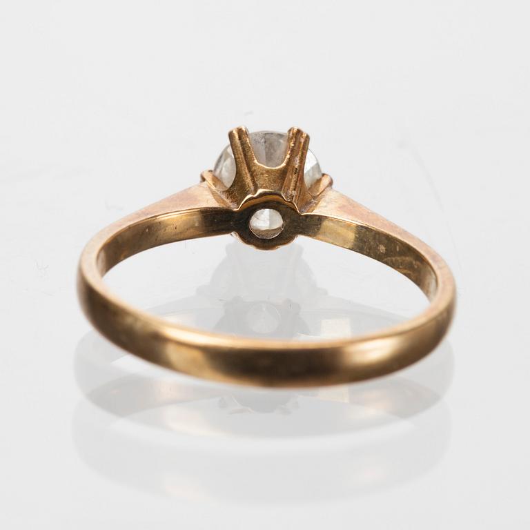 RING, guld 14K, briljantslipad diamant ca 0,80 ct. Helsingfors 1992.