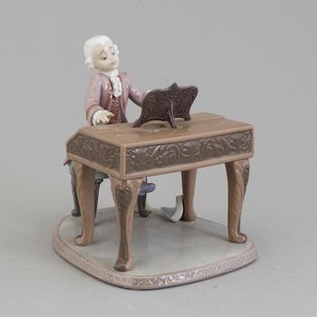 FIGURIN, porslin. "Mozart", Lladro, Spanien, 1990-tal.