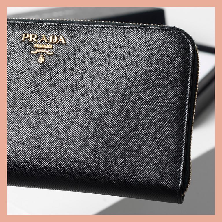 PLÅNBOK, "Saffiano", Prada.