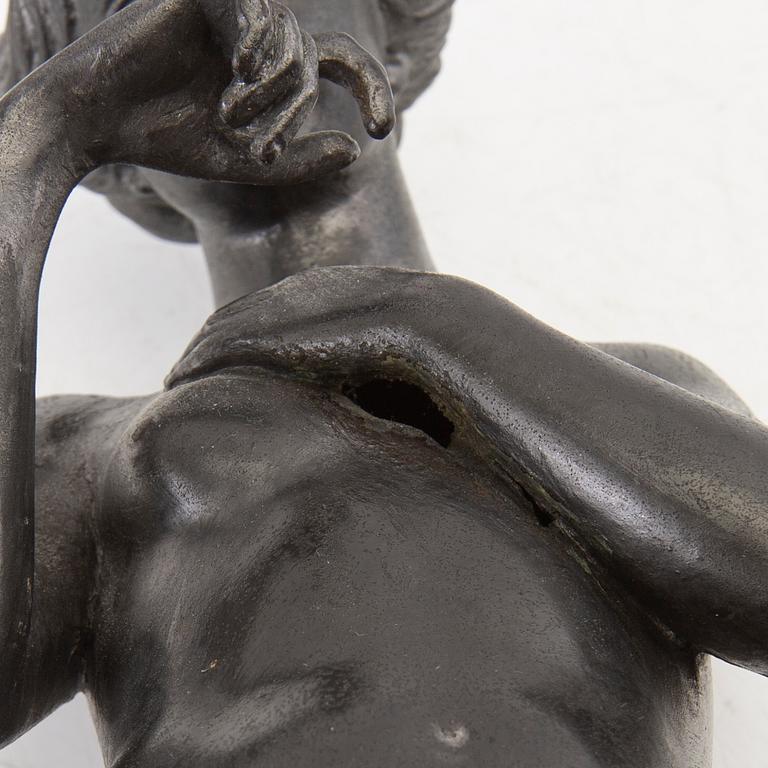 Dekorativ skulptur naken kvinna 1900-talets början.