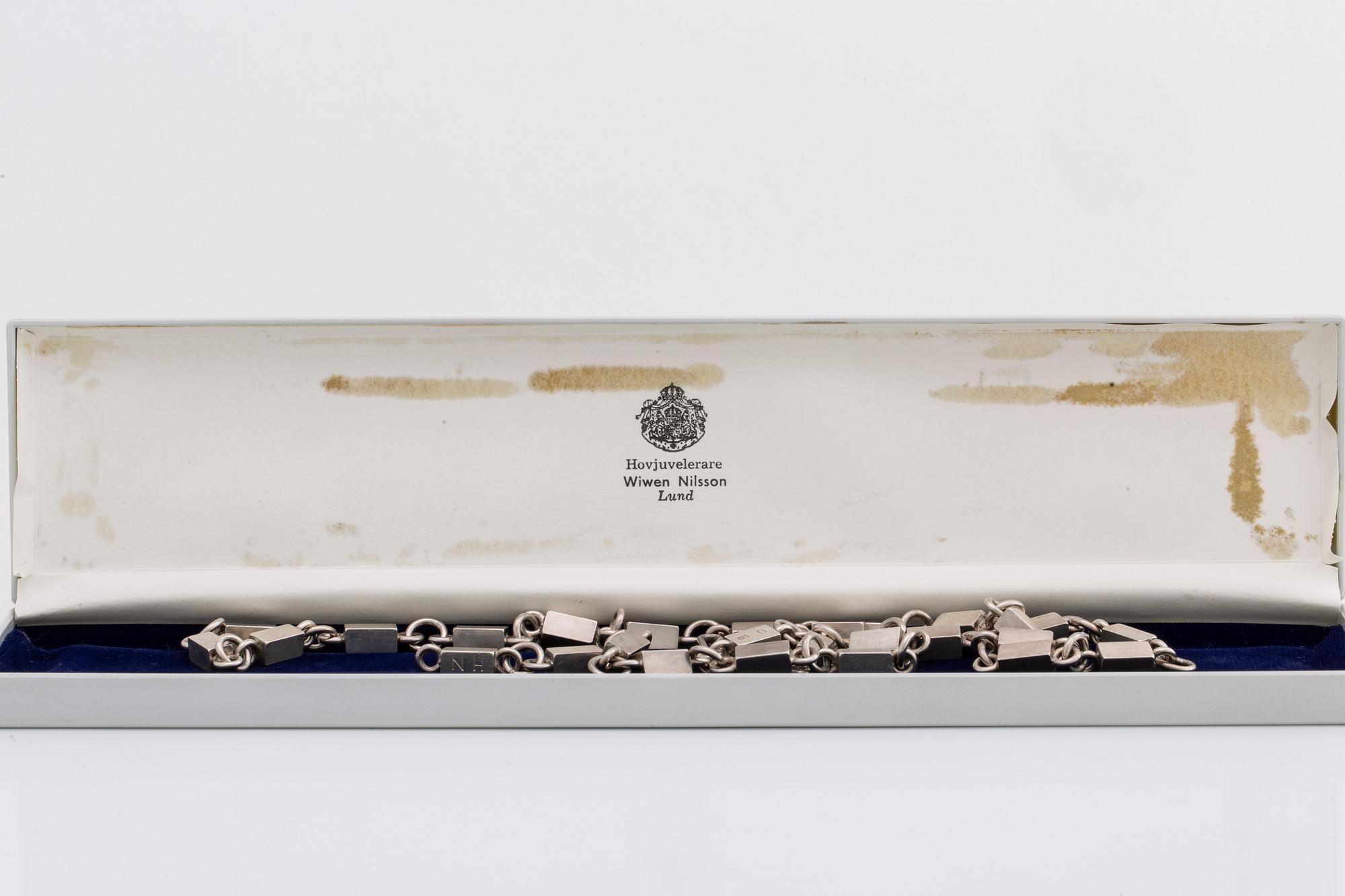 A Wiwen Nilsson necklace and bracelet, sterling silver,Lund 1967. Total weight 93 gram.