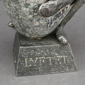 HENRY GUSTAFSSON, skulptur, "Lyftet", tenn och sten, 1980.