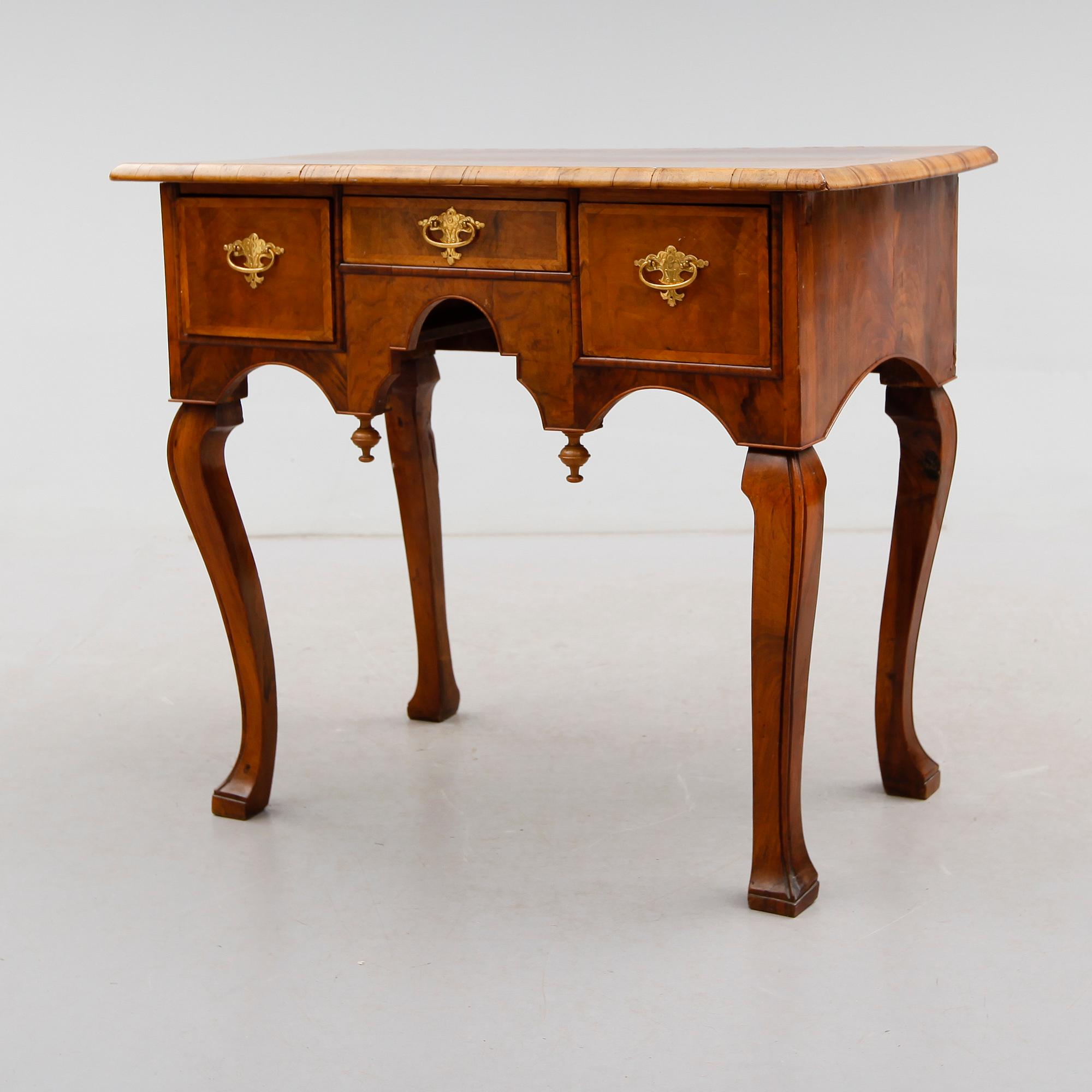 DAMSKRIVBORD, senbarock, England, 1700-tal.