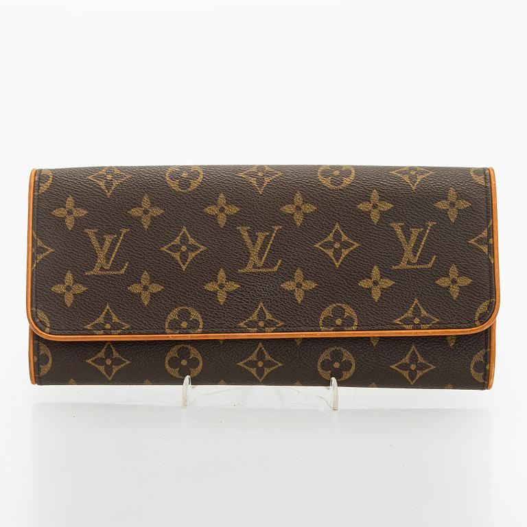 Louis Vuitton, a 'Pochette Twin GM' bag.