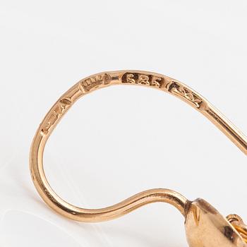 A pair of 14K gold earrings. Finland.