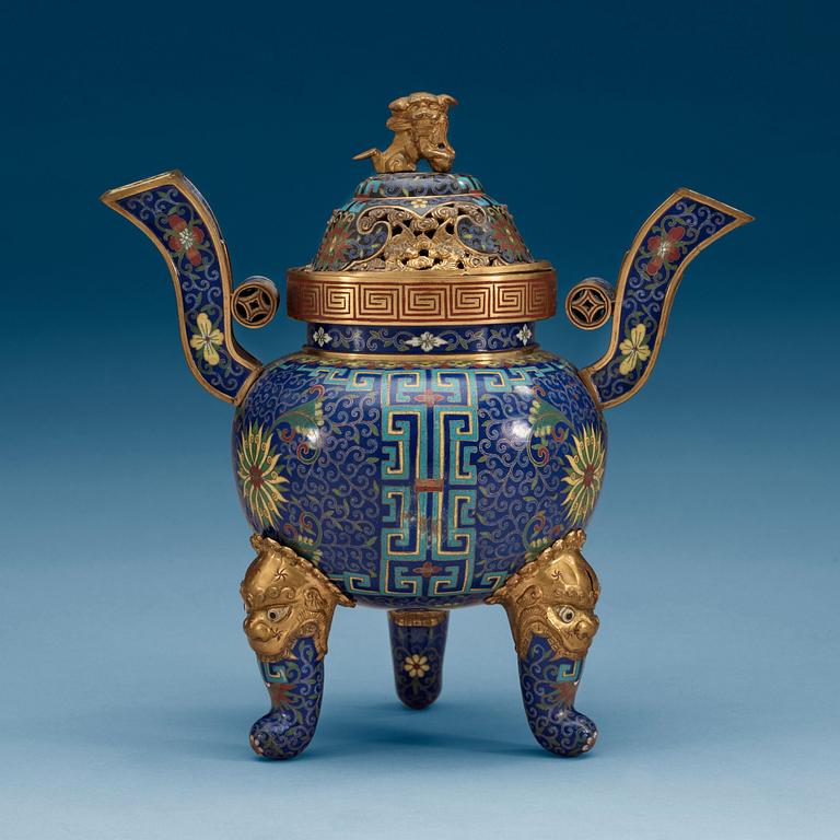 A cloisonné tripod censer, late Qing dynasty (1644-1912). Cover marked Lao Tian Li.