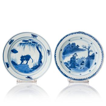 1023. Two blue and white dishes, Transition, Tianqi/Chongzhen, 17th Century.