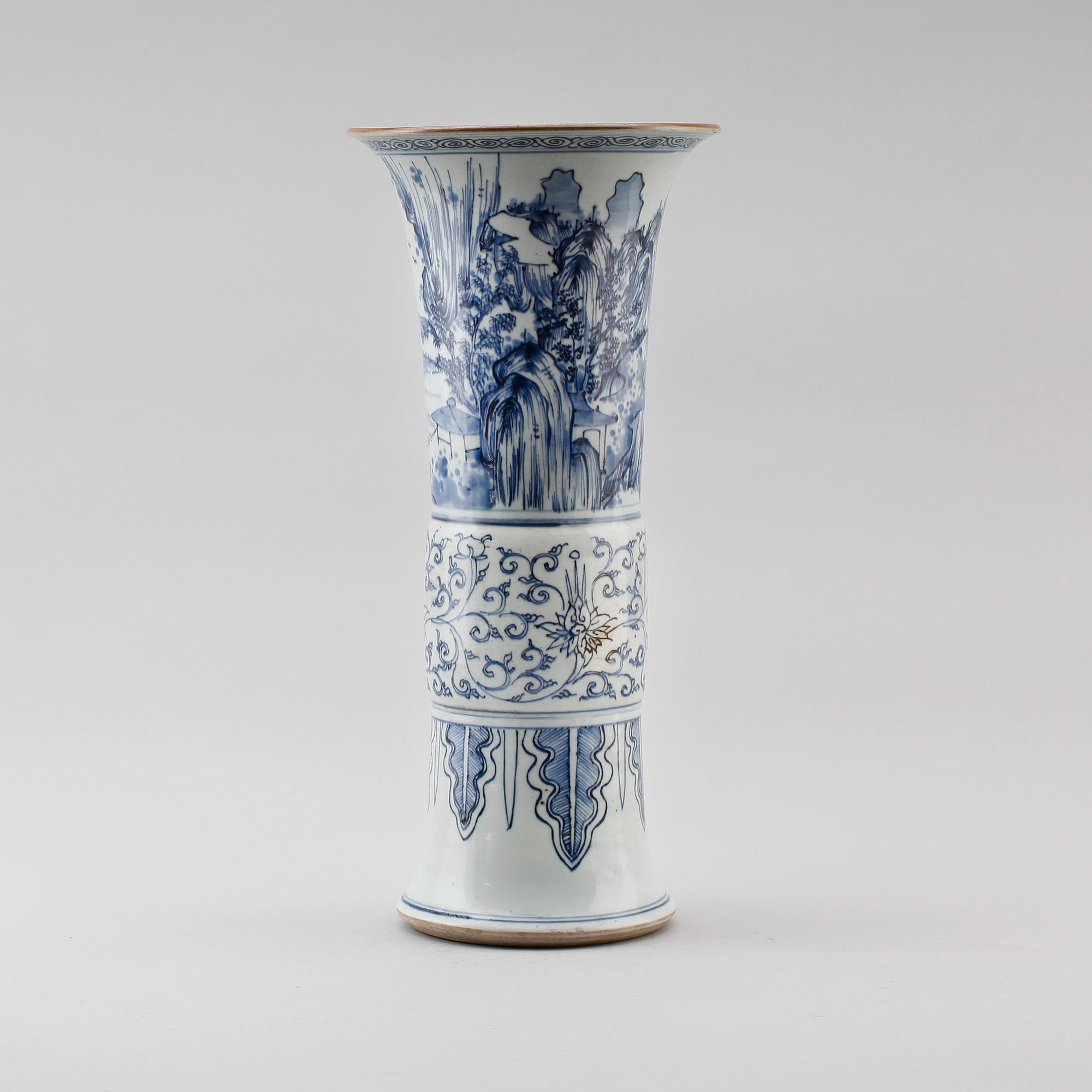 VAS, porslin, Kina, Kangxistil, 1900-tal.