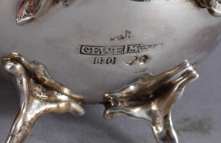 SKÅL SAMT SET FÖR SOCKER OCH GRÄDDE, silver, GAB, 1935 resp GEWE, 1957-1976. Tot ca 540 gram.