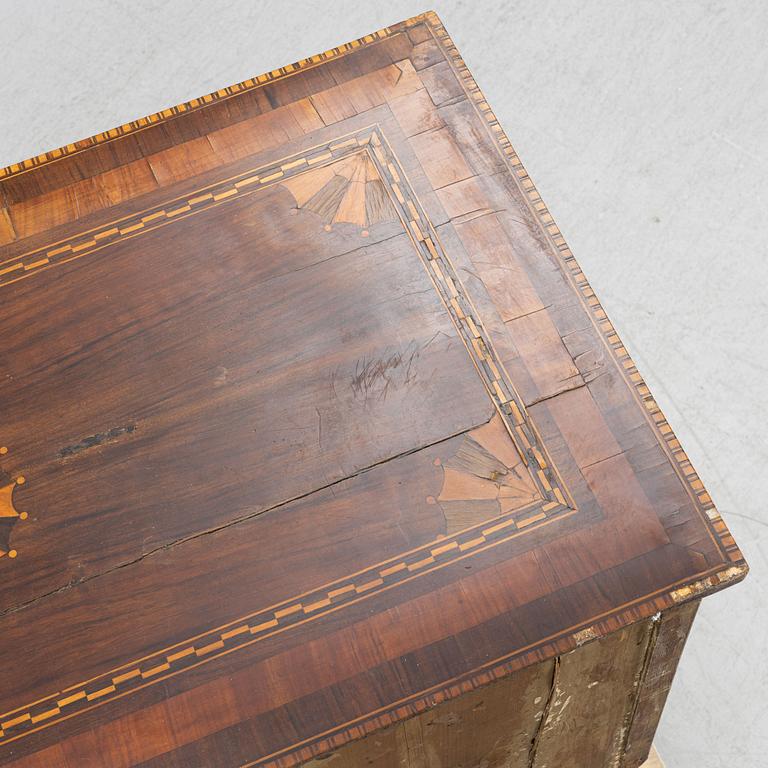 Chest of drawers, Louis XVI, the Netherlands, circa 1800.