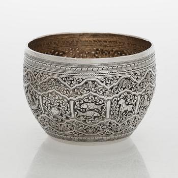 An Asian  silver bowl, Finnish import marks Helsinki 1969.