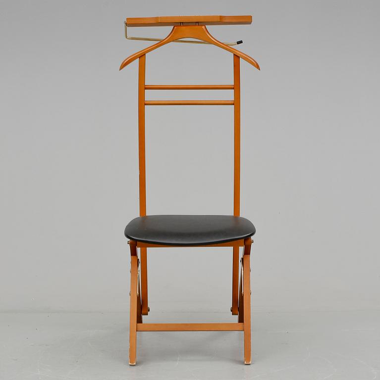 HERRBETJÄNT MED STOL, 1966-/70-tal.