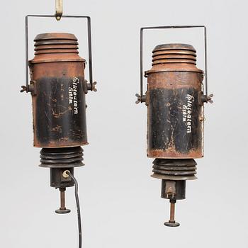 LAMPA/STRÅLKASTARE, 2 stycken, 1900-talets första hälft.