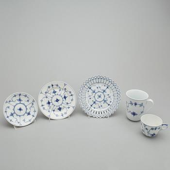 PARTI PORSLIN, 25 delar, bla. "Musselmalet", Royal Copenhagen.