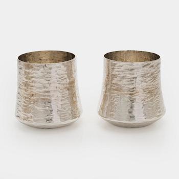 Tapio Wirkkala, A set of six sterling silver beakers, Kultakeskus, Hämeenlinna 1972-1974.