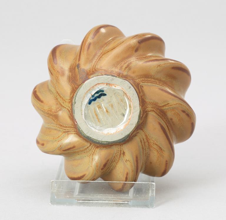 An Axel Salto stoneware bowl, The Royal Porcelaine Fabric, Denmark.