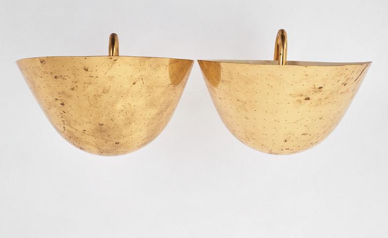 Carl-Axel Acking, vägglampetter, ett par, modell "5019", Bröderna Malmströms metallvarufabrik, Malmö 1940-50-tal.