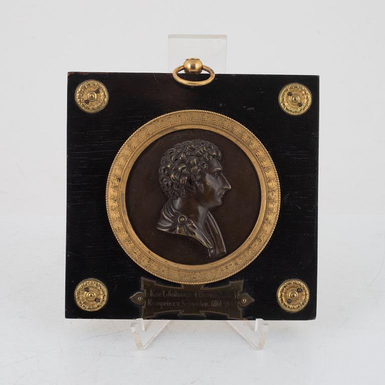 Plaque, patinated bronze and gilded brass, 19-20th century.