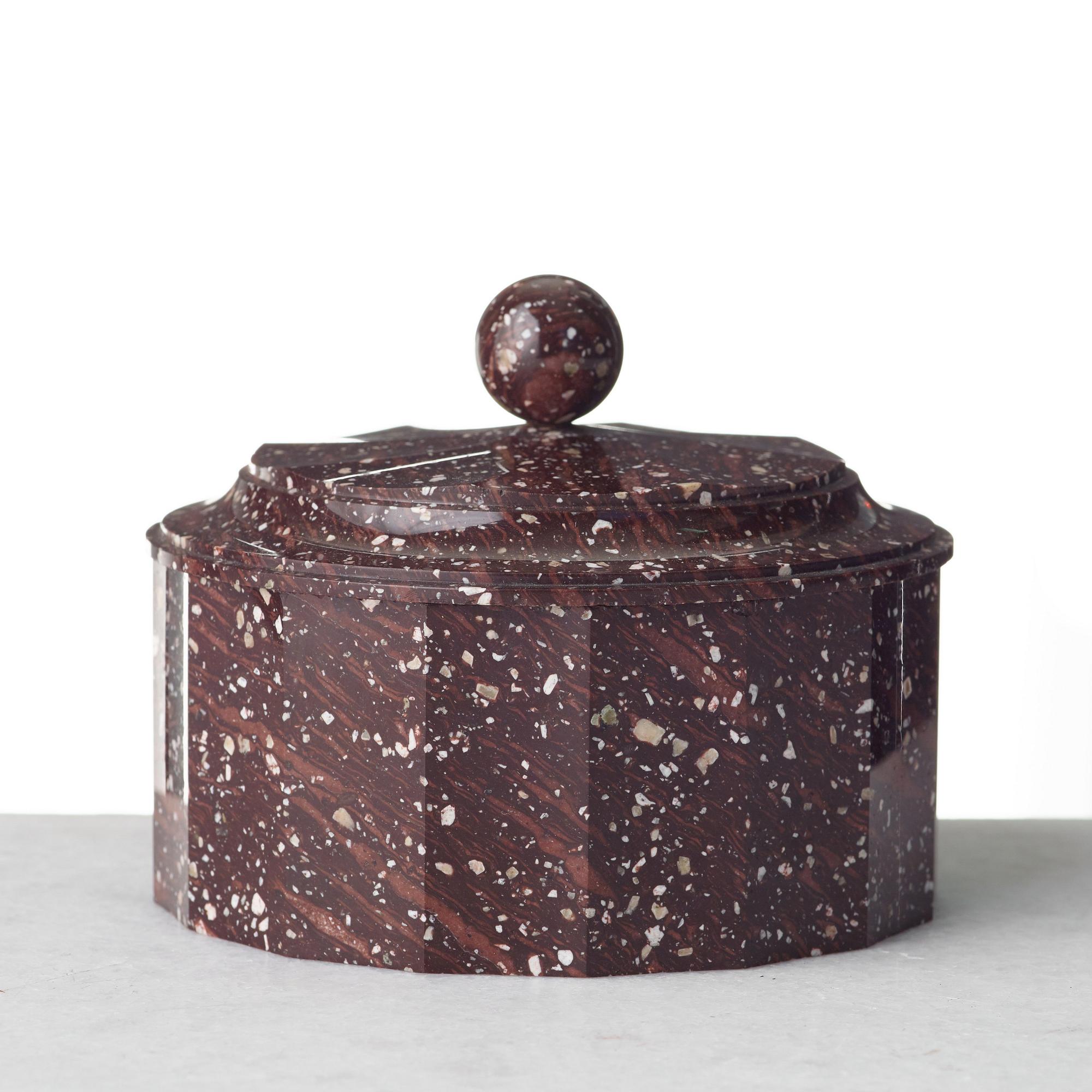 SMÖRASK MED LOCK. Älvdalen, 1800-talets början, Empire.