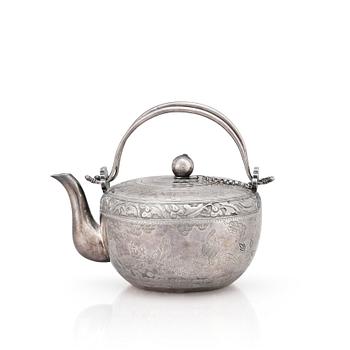 A silver tea pot with cover, Qing dynasty (1664-1912).