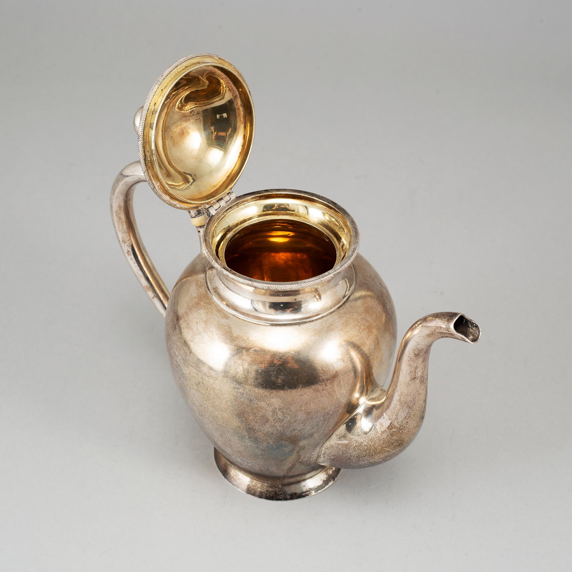 Kaffekanna, silver, icke identifierad mästarstämpel, S:t Petersburg 1886.