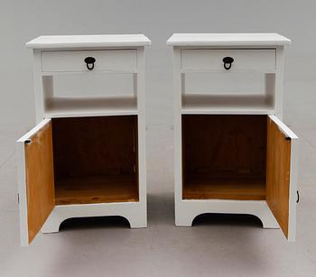 SÄNGBORD, 1 par, 1900-talets första hälft.