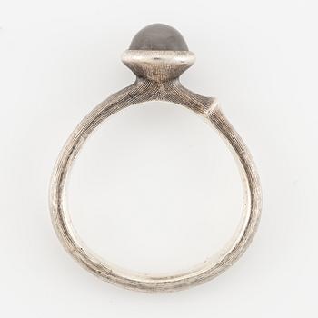 Ole Lynggaard, ring, "Lotus", silver, with cabochon-cut grey moonstone.