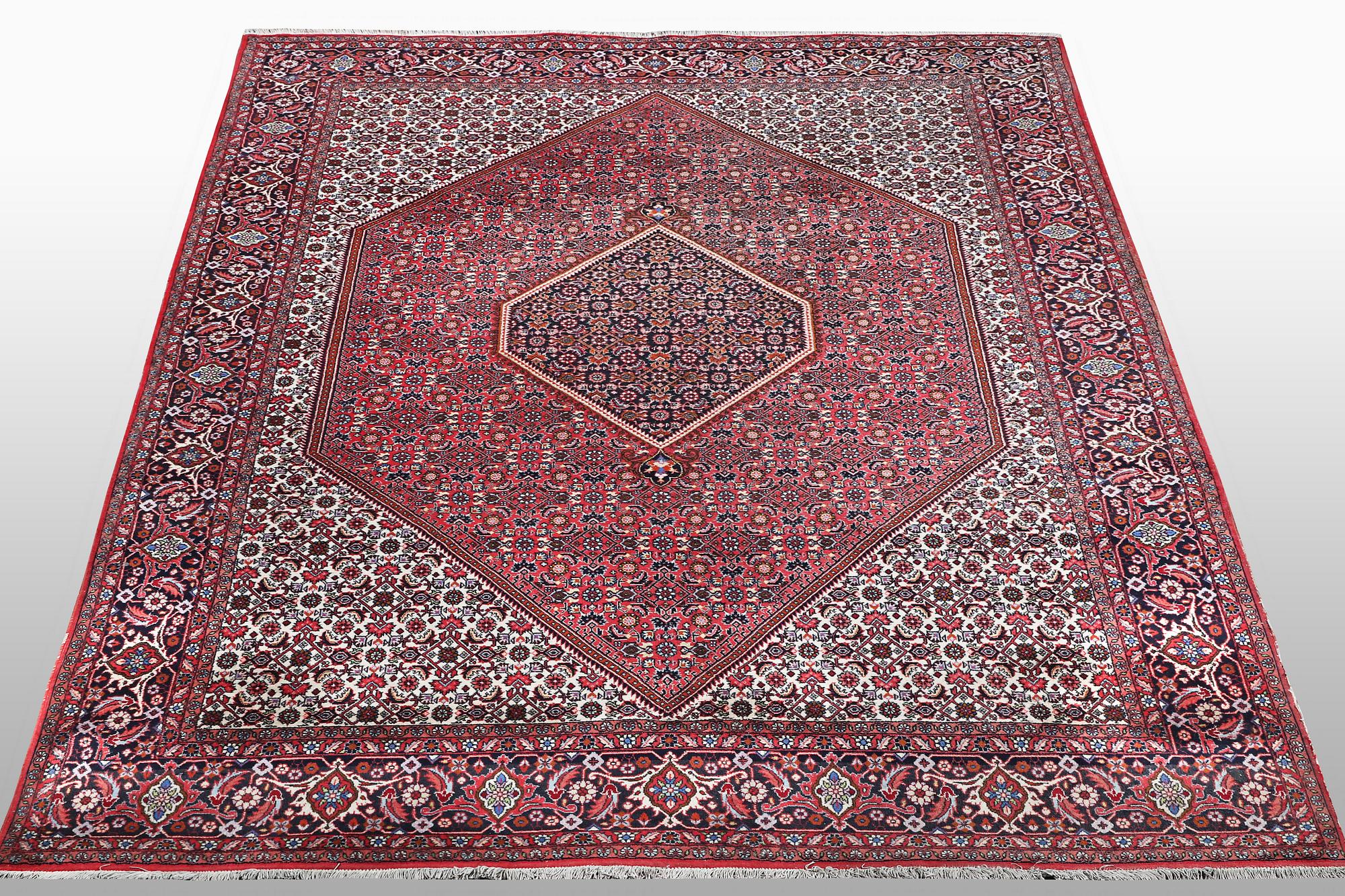 Matta, Bidjar tekab, ca 318 x 219 cm.