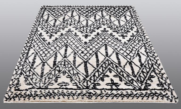 A RUG, oriental, ca 240 x 170 cm.