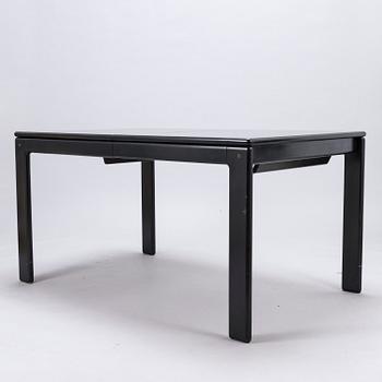 EERO AARNIO, A dinner table and four chairs "Flamingo" for Asko.