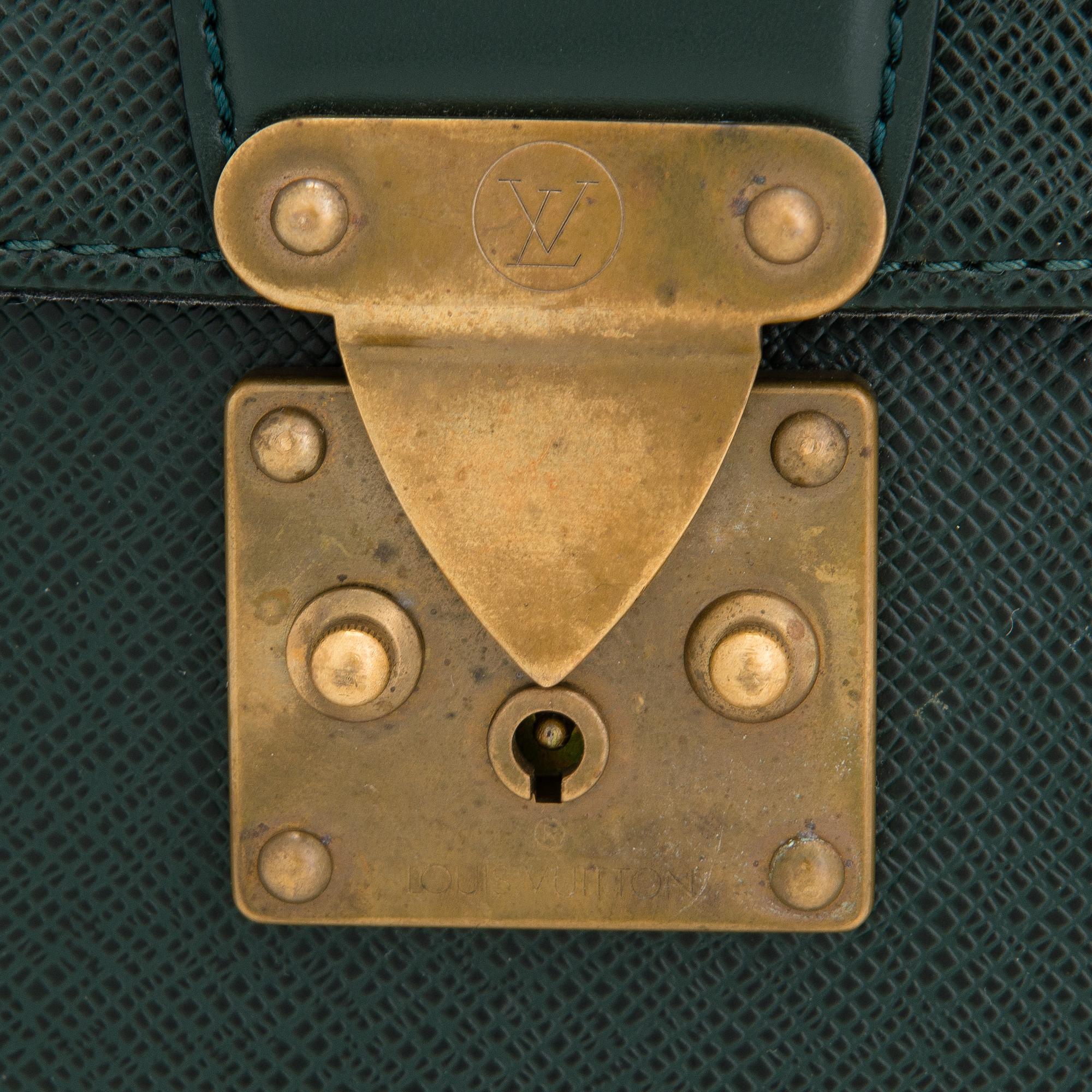 Louis Vuitton, A Taiga leather 'Minuto' Briefcase.