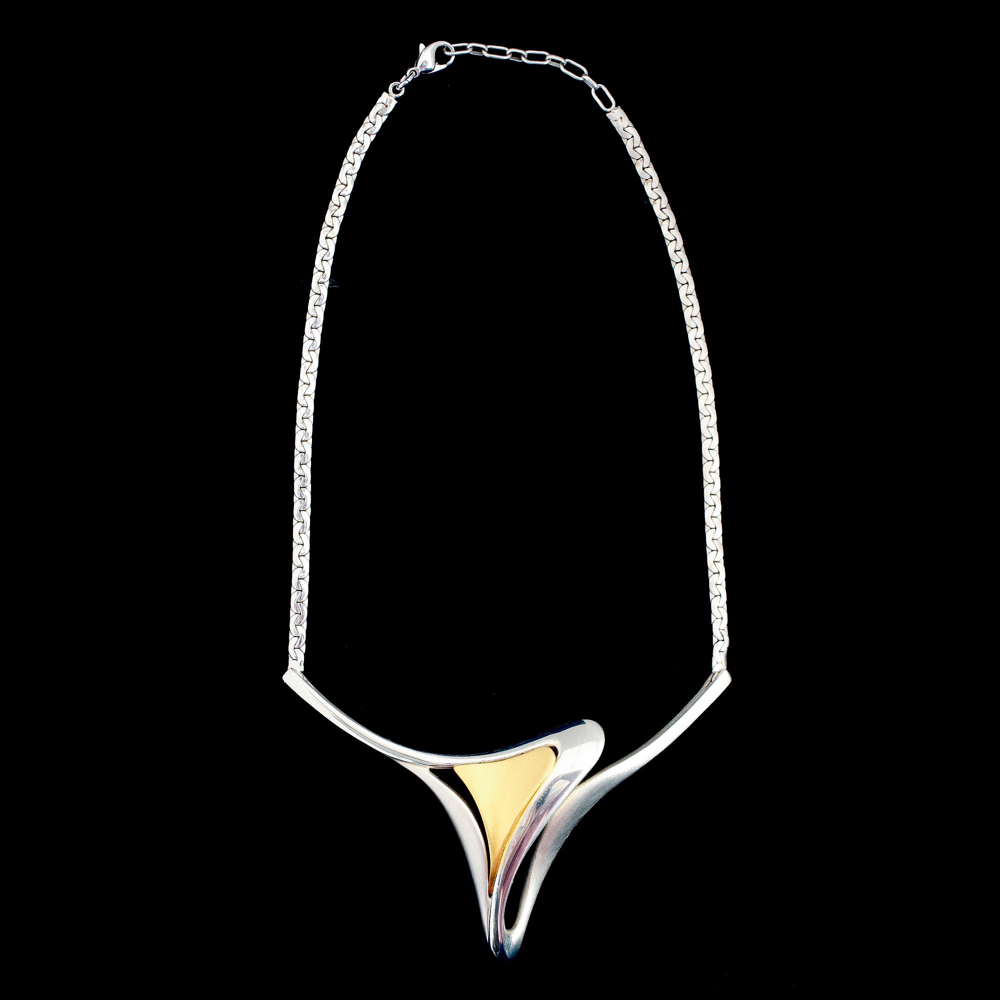 COLLIER, silver, modern design. Vikt ca 37 gram.