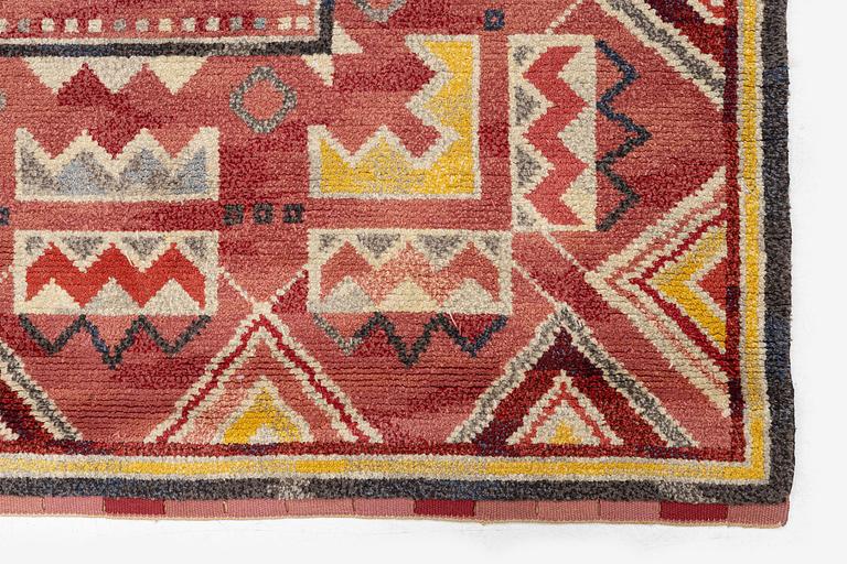 Margareta Sundbom Eichenholz, a knotted pile carpet, ca 338 x 343, unsigned.