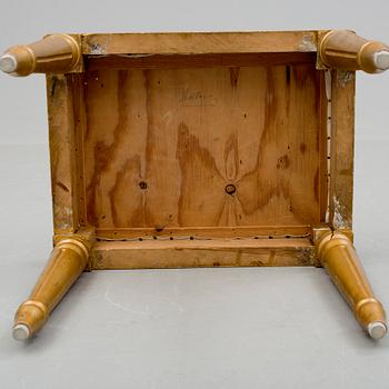 TABURETT, gustaviansk stil, 1900-talets första hälft.