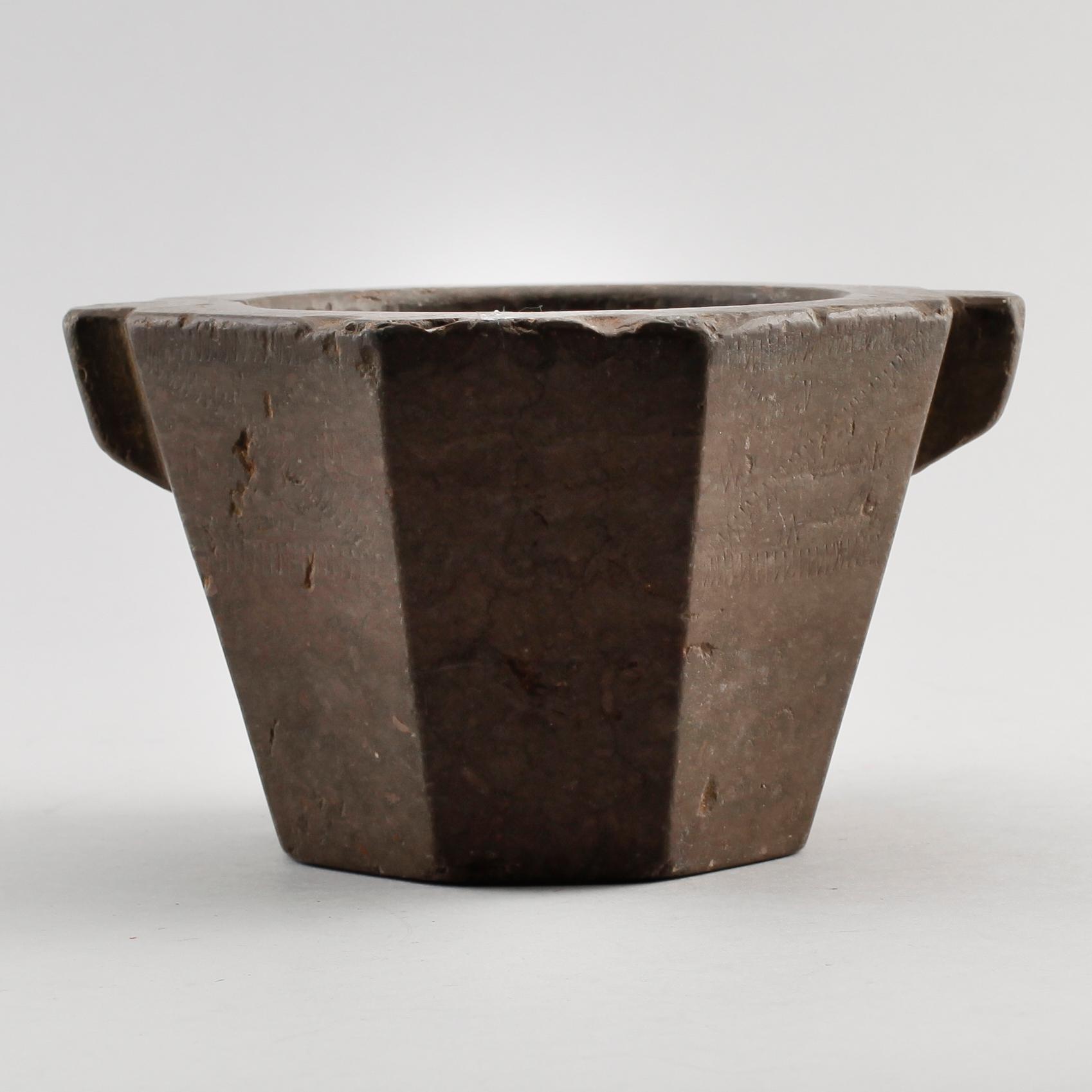 MORTEL, kalksten, 1700/1800-tal.
