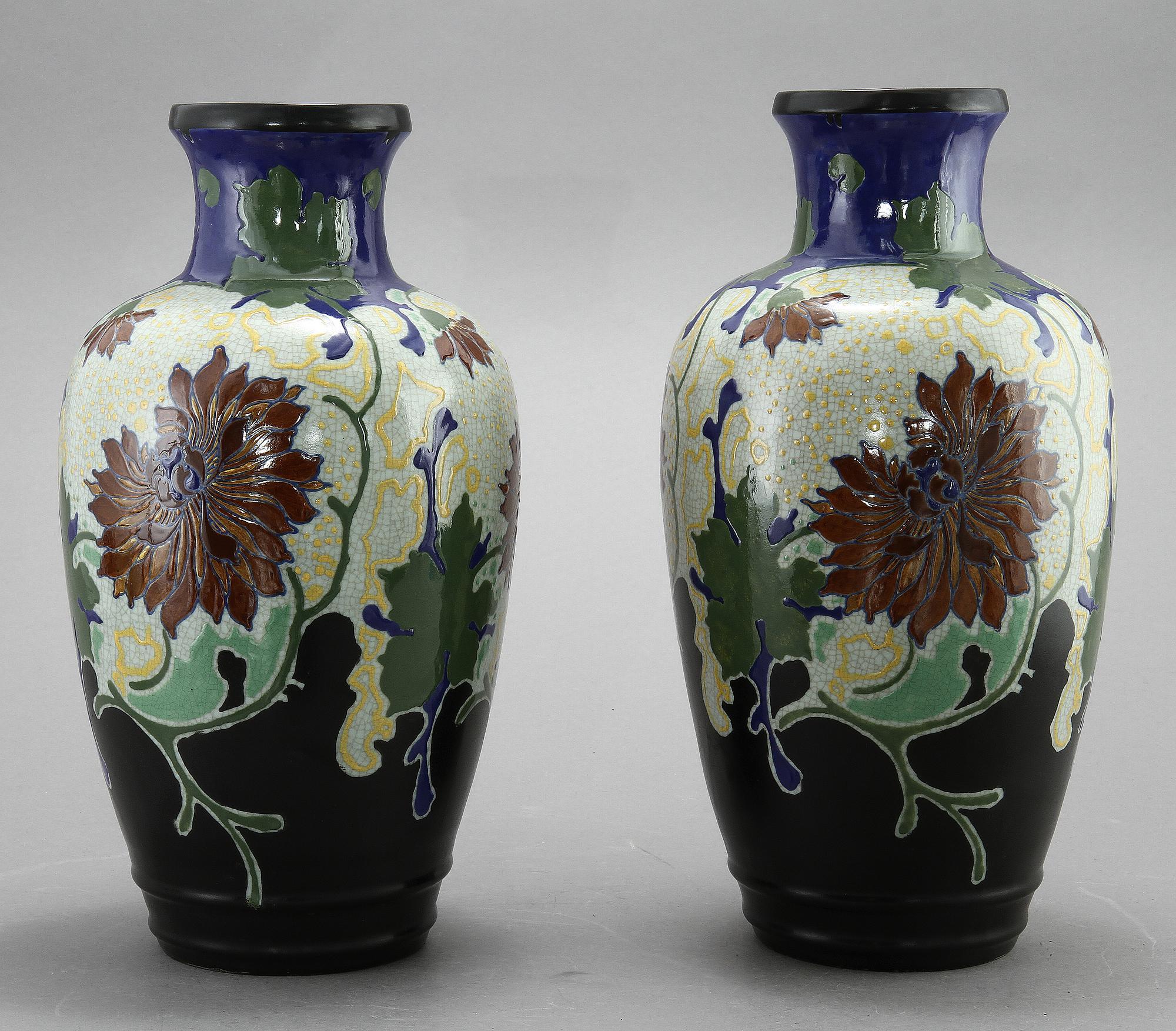 VASER, ett par, glaserat lergods, Gouda, Holland, 1900-talets andra hälft.