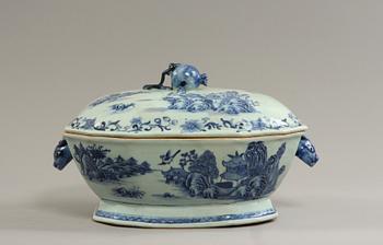 TERRIN MED LOCK, porslin, Kina Qianlong 1700-tal.