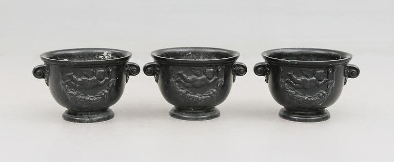 TRÄDGÅRDSURNOR, 3 st, aluminium, Byarums Bruk, modern tillverkning.