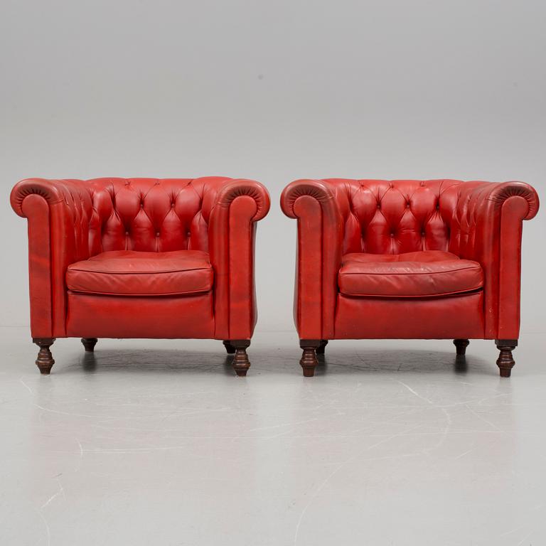 FÅTÖLJER, ett par, Chesterfield-modell, Furnwood 1900-talets andra hälft.