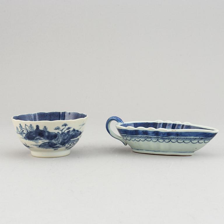 Eleven blue and white porcelain objects, Qing dynasty, 18th-19th century.