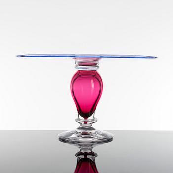 ANNA ÖRNBERG, skulptur, 2 delar, glas, Studioglas Strömbergshyttan, sign Anna Örnberg o märkta UNIK. Tårta daterad 2005.
