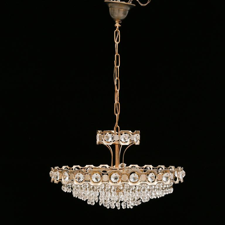 TAKLAMPA, Lival, Finland, 1900-talets andra hälft. Höjd ca 25 cm.