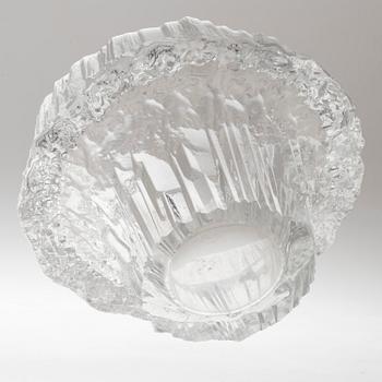 A signed Stellaria glass bowl by Tapio Wirkkala for Iittala.