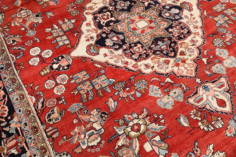 Matta, Mahal, semiantik, ca 383 x 293 cm.