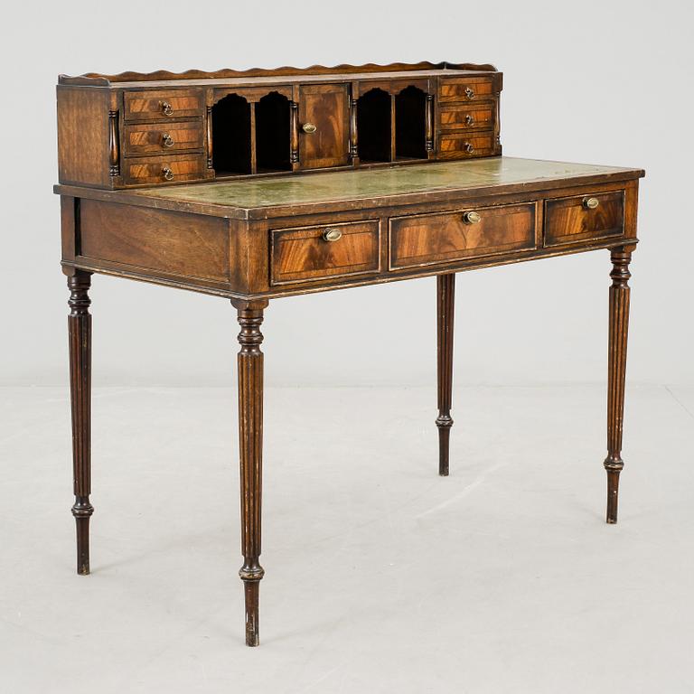 SKRIVBORD, engelsk stil, 1900-tal.
