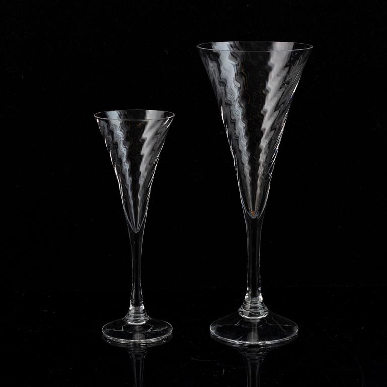 Gunnar Cyrén, a 'Helena' glass service, 33 pieces. Orrefors.