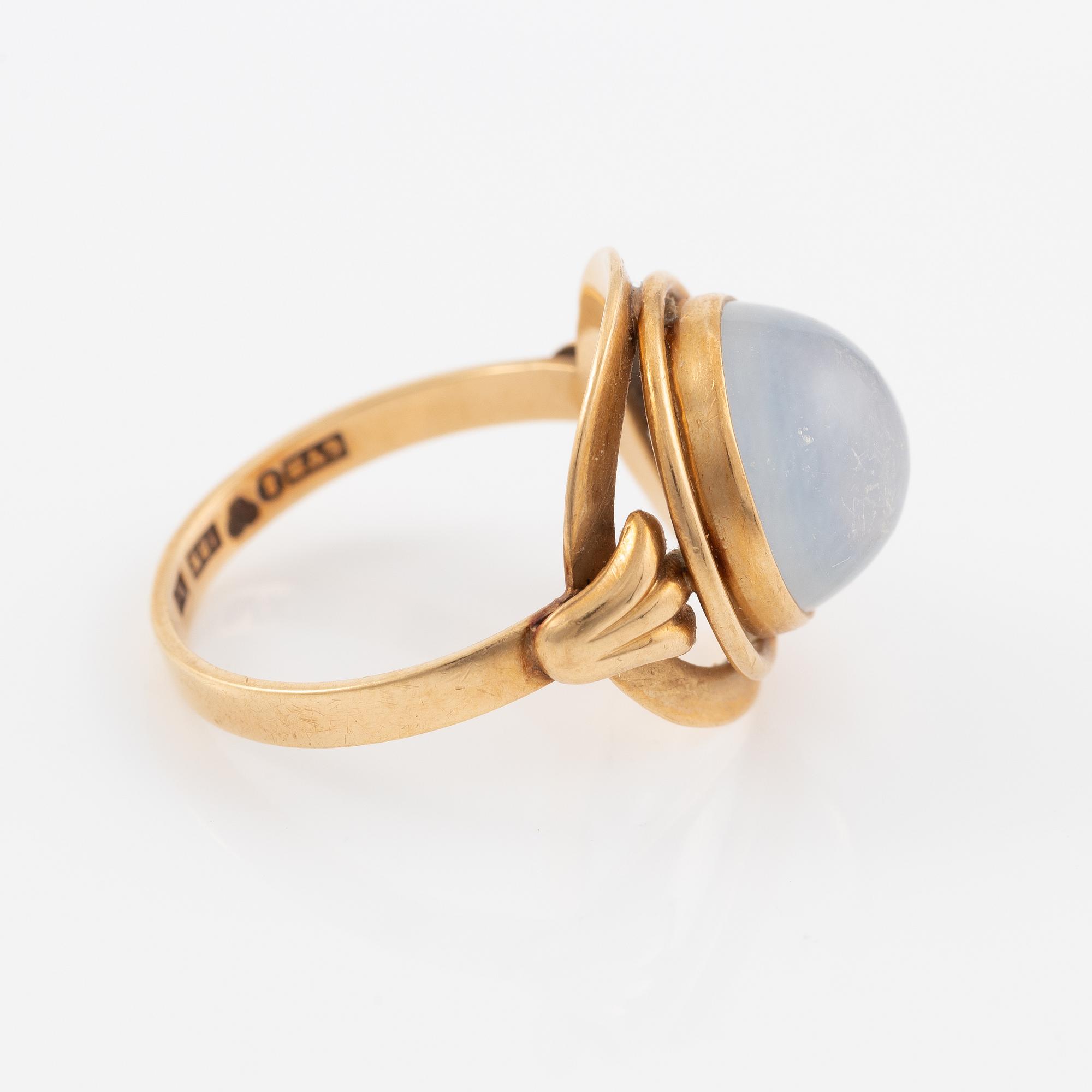 Ring, 18K guld med månsten.