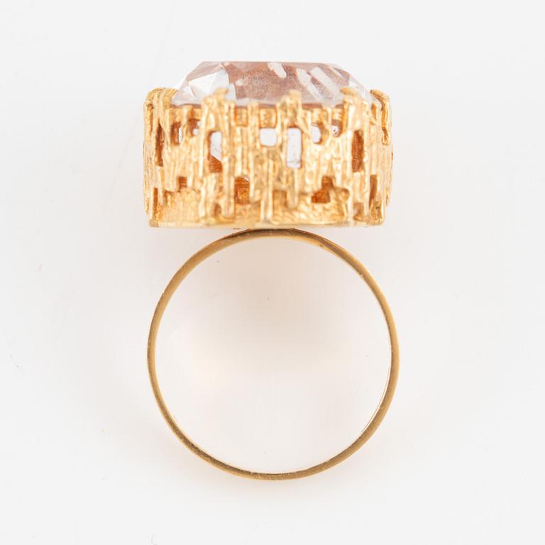 Ring, Bengt Hallberg, 18K gold with rock crystal.